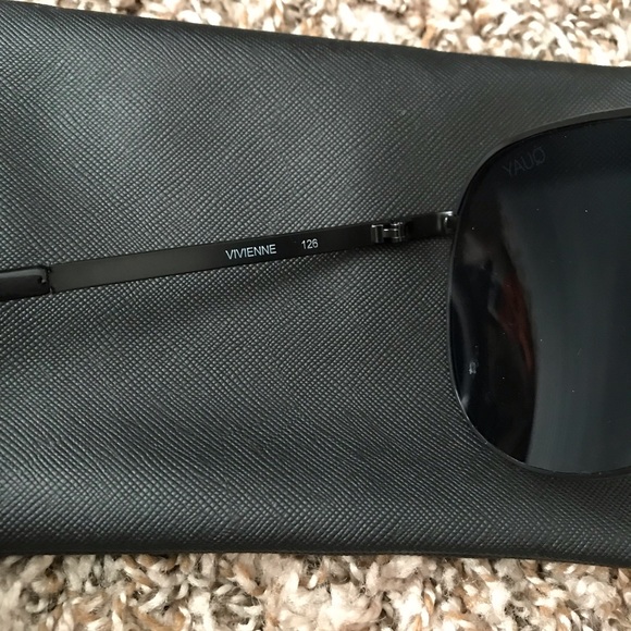 Quay Sunglasses - Vivienne